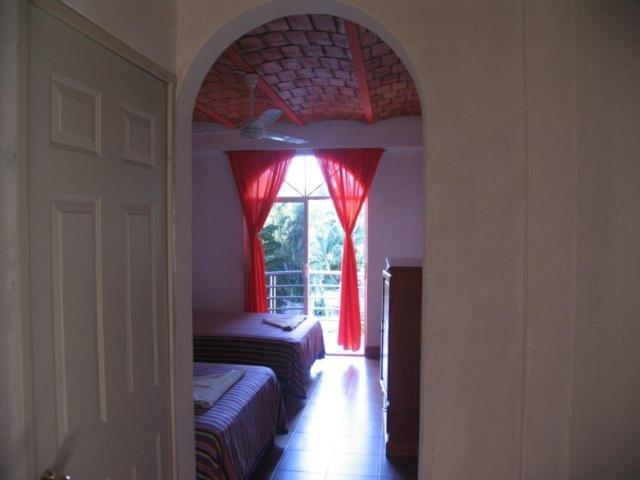 Hotel Y Suites Bugambilias Рінкон-де-Гуаябітос Екстер'єр фото