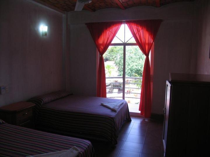Hotel Y Suites Bugambilias Рінкон-де-Гуаябітос Екстер'єр фото