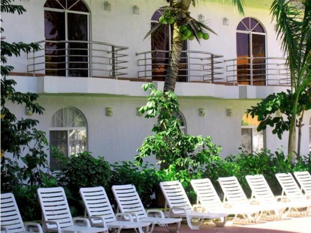 Hotel Y Suites Bugambilias Рінкон-де-Гуаябітос Екстер'єр фото